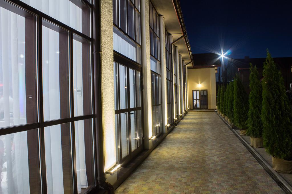 Галицька Корона Davidov Exteriör bild